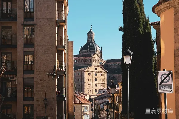 高清摄影 阳光明媚的西班牙城市街景