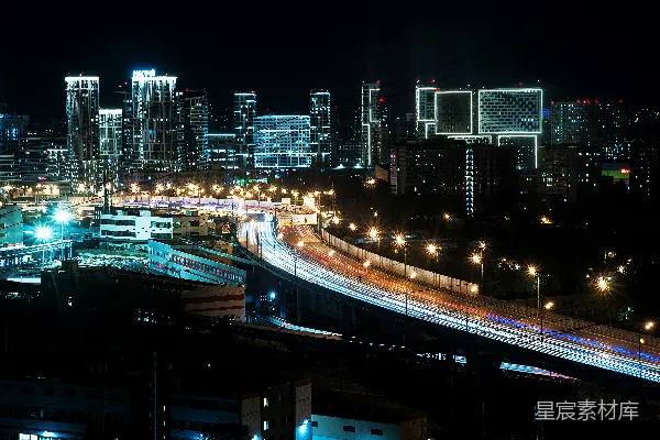 高清摄影 都市夜景：桥梁与灯光交织的璀璨城市