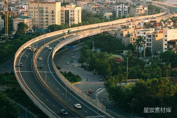 高清摄影 繁忙都市中的高架公路