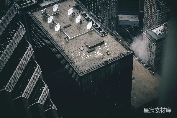高清摄影 城市天际线中的卫星天线
