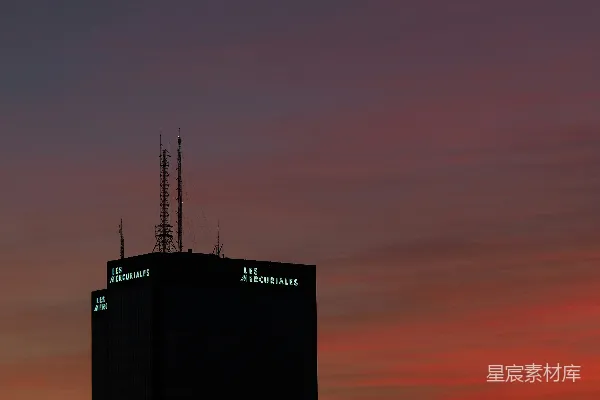 高清摄影 夕阳下的摩天大楼剪影