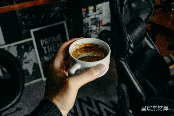 高清摄影 一杯咖啡的夜生活