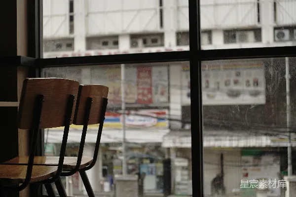 高清摄影 窗边的静谧时光