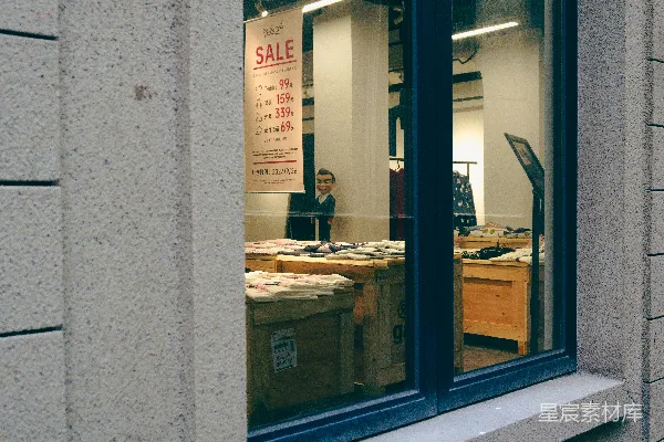 高清摄影 打折商店的橱窗