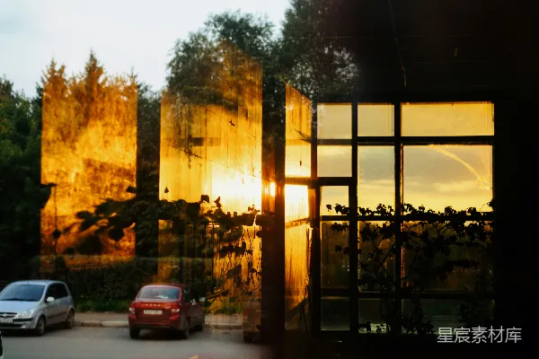 高清摄影 夕阳下的玻璃建筑