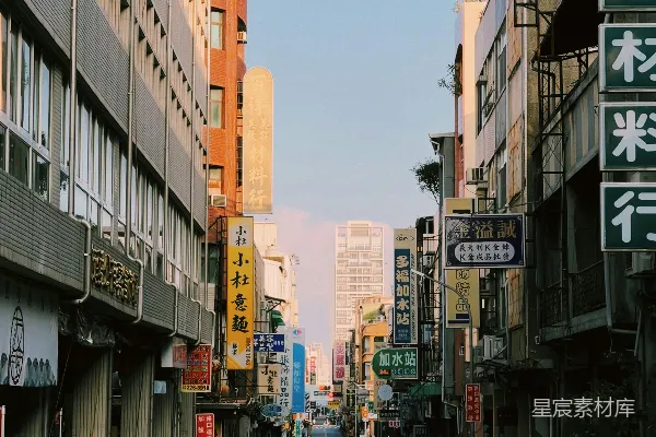 高清摄影 夕阳下的城市街道