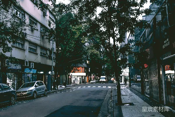 高清摄影 城市街道的静谧一隅