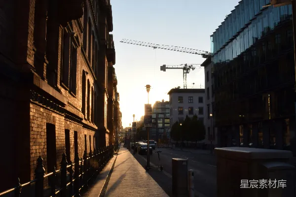 高清摄影 夕阳下的城市街道