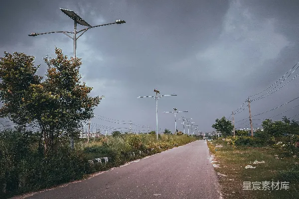 高清摄影 乡村道路上的太阳能路灯