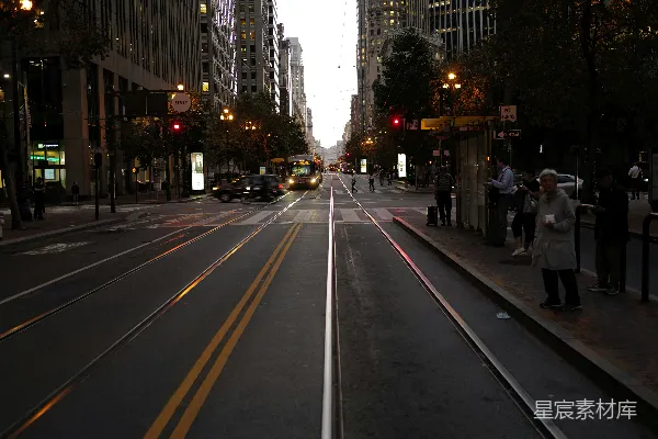 高清摄影 黄昏时分的城市街景