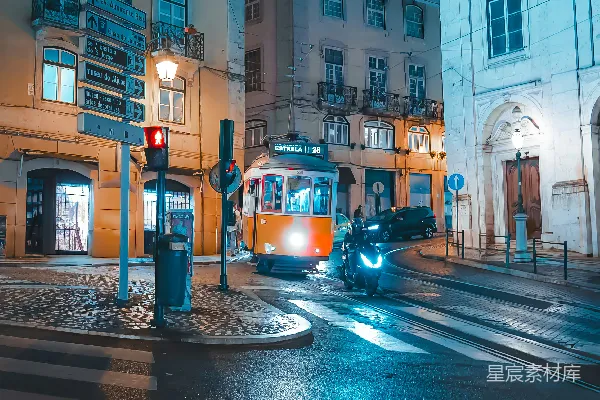 高清摄影 夜色中的城市电车