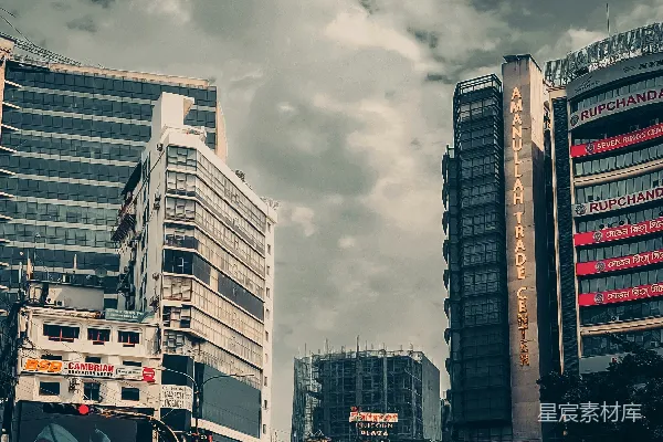 高清摄影 城市街景与云层