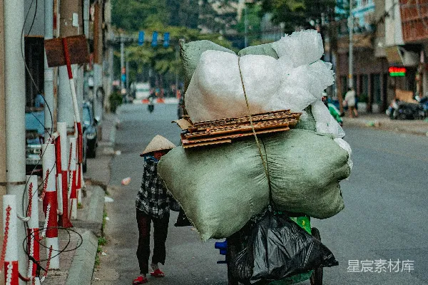 高清摄影 街头劳作的背影