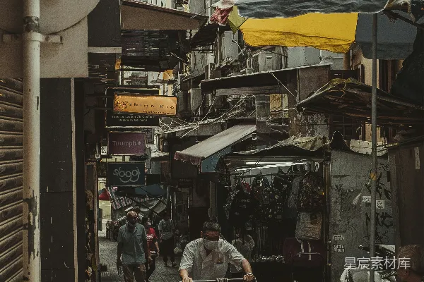 高清摄影 旧巷中的忙碌生活