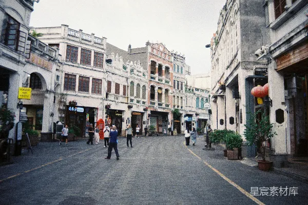 高清摄影 复古街景：传统与现代的交汇