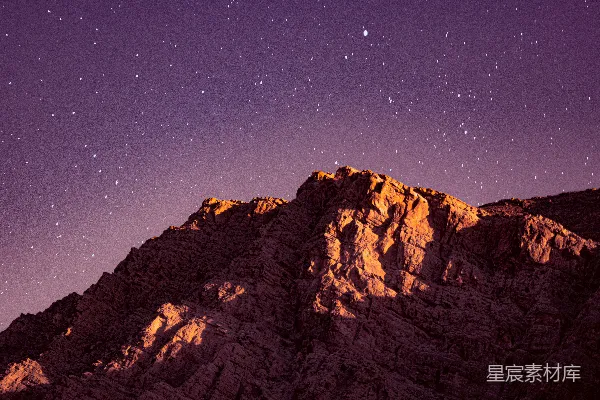 高清摄影 岩石山群上的夜空