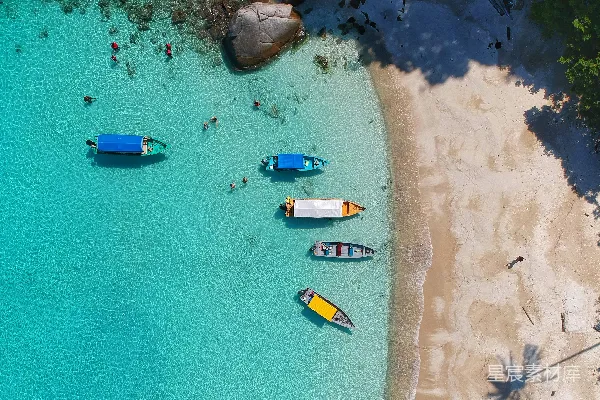 高清摄影 海岸边船只的空中拍摄照片