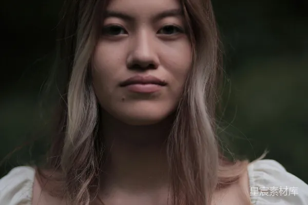 高清摄影 一个长发的女人
