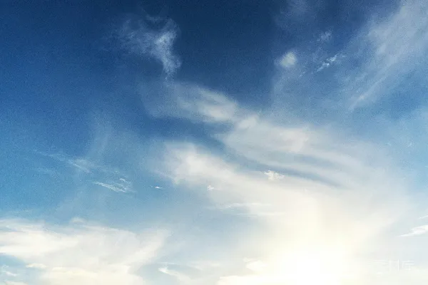 高清摄影 低角度摄影蓝天白地