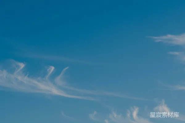 高清摄影 白天的白云和蓝天