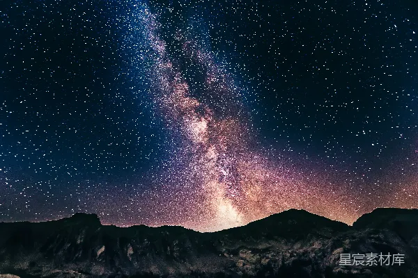 高清摄影 银河在山间