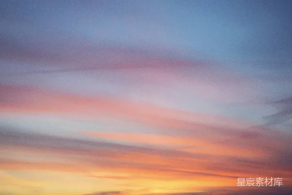 高清摄影 夕阳下的橙蓝天空