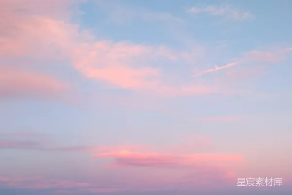 高清摄影 橙色和蓝色的天空在日落时分
