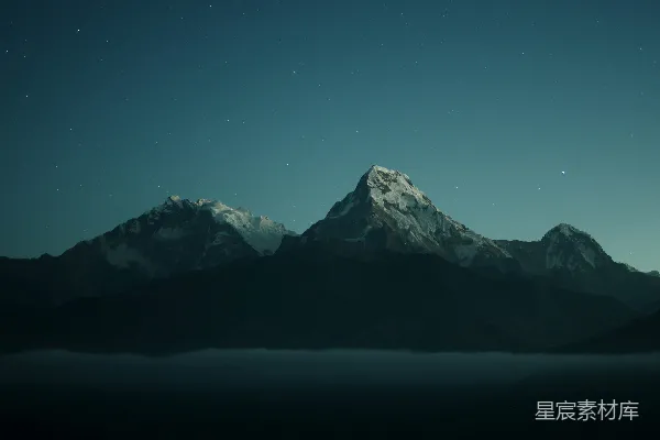 高清摄影 夜晚山影的照片