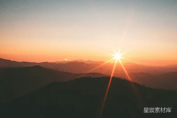 高清摄影 日落时分山影的轮廓