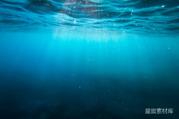 高清摄影 清澈的蓝色水域