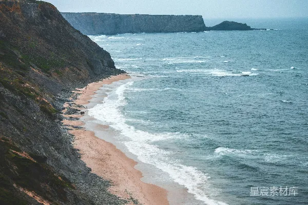 高清摄影 近岸岩石峭壁