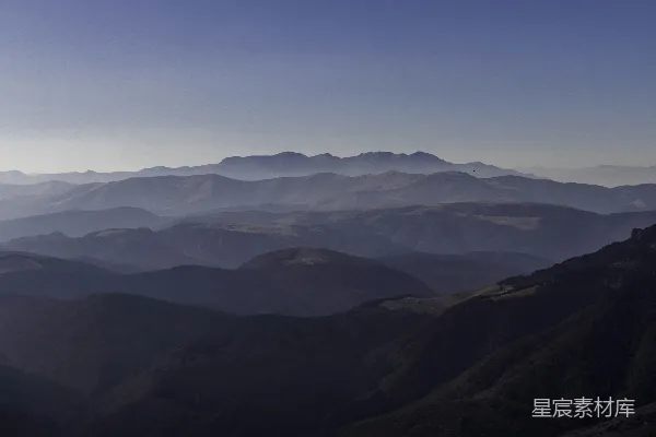 高清摄影 棕色山景