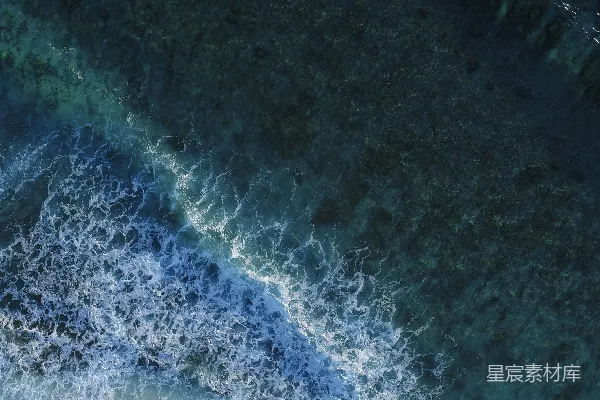 高清摄影 turquoise 浅蓝的海浪拍打在白色的沙滩上的天空拍摄照片