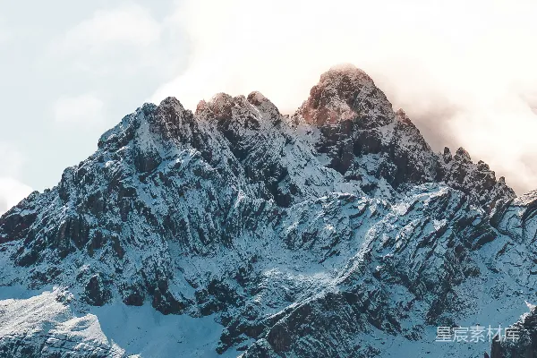 高清摄影 白天雪山的景象