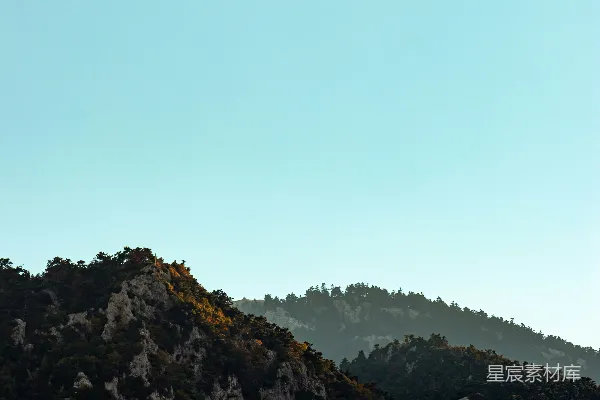 高清摄影 有树的山丘或山峰