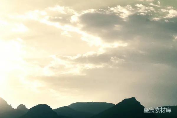 高清摄影 高空飞过山峦的飞机
