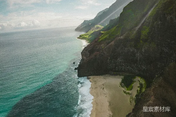 高清摄影 白天云层覆盖下的海景 aerial摄影 天空有云
