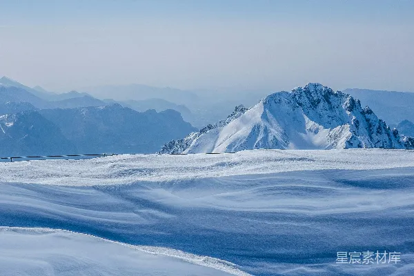 高清摄影 雪原与山的风光摄影