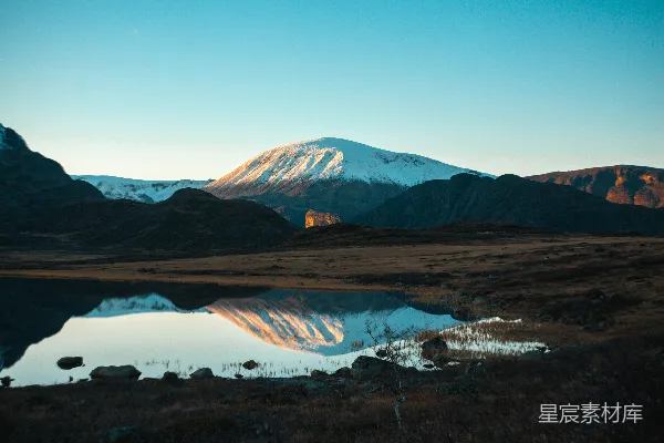 高清摄影 雪覆盖的山峰