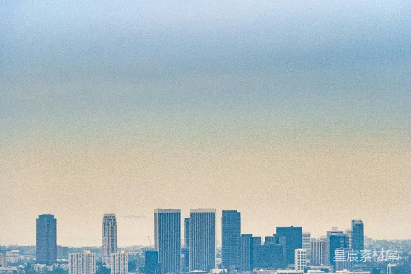 高清摄影 白天城市 skyline 下方的白云