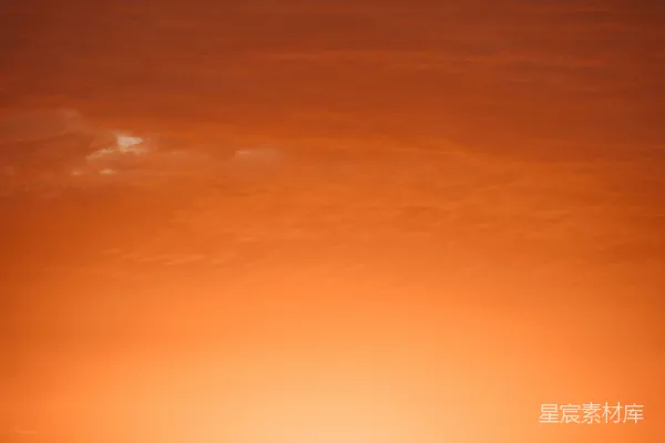 高清摄影 夕阳下的橙蓝天空