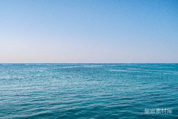 高清摄影 蓝天下的碧海在白昼之中