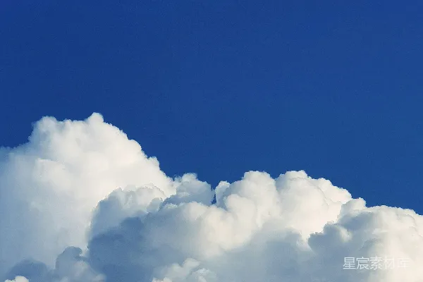 高清摄影 白天的白云和蓝天